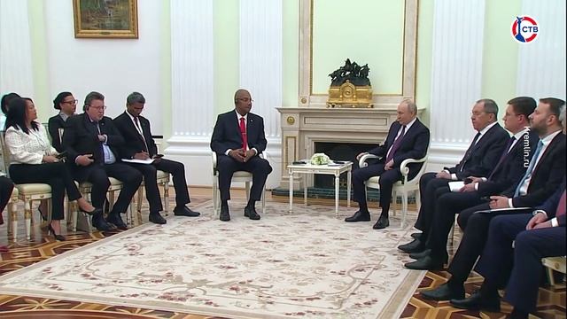 Владимир Путин обсудил развитие сотрудничества с Президентом Сейшел в Кремле