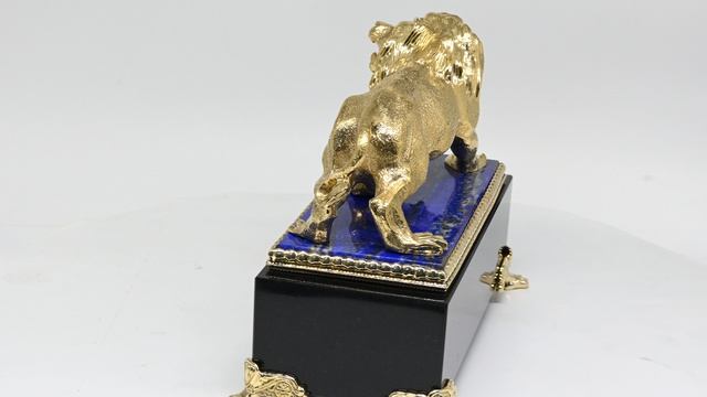 Шкатулка из лазурита с бронзой 