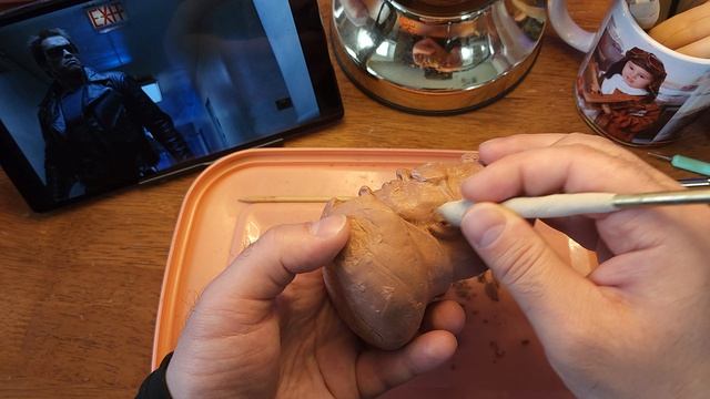 Делаю узнаваемые лица из фильмов и в дальнейшем отливаю пластмассой 11