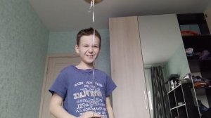 эксперимент Что кого перетянет шарик с гелием или какой-то другой предмет