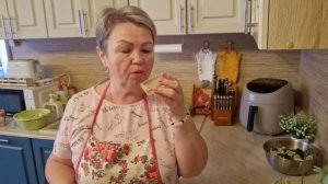 ПОЗДРАВЛЯЮ ДРУЗЕЙ, ГОТОВЛЮ СУП ИЗ ЧЕЧЕВИЦЫ И ЛЕНИВЫЙ ПЕРЕЦ С РИСОМ И ФАРШЕМ.