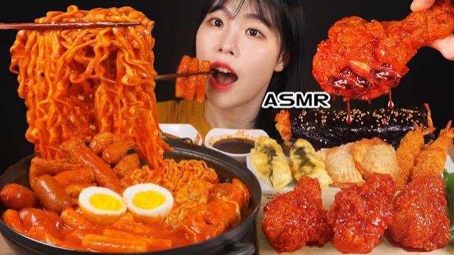АСМР МУКБАНГ | ПРИГОТОВЛЕНИЕ Ттеокбокки с курицей в соусе 
