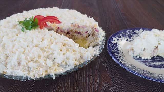 Простой и вкусный салат с курицей и пекинской капустой - всем понравится! 