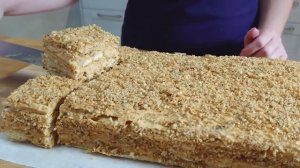 Торт с коньяком на праздничный стол - слоёное тесто, безе и нежный крем с орехами! 🎄🍰