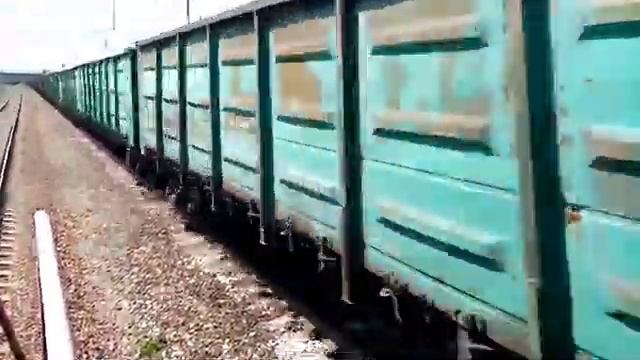 входной зелёный по главному станцию на проход.