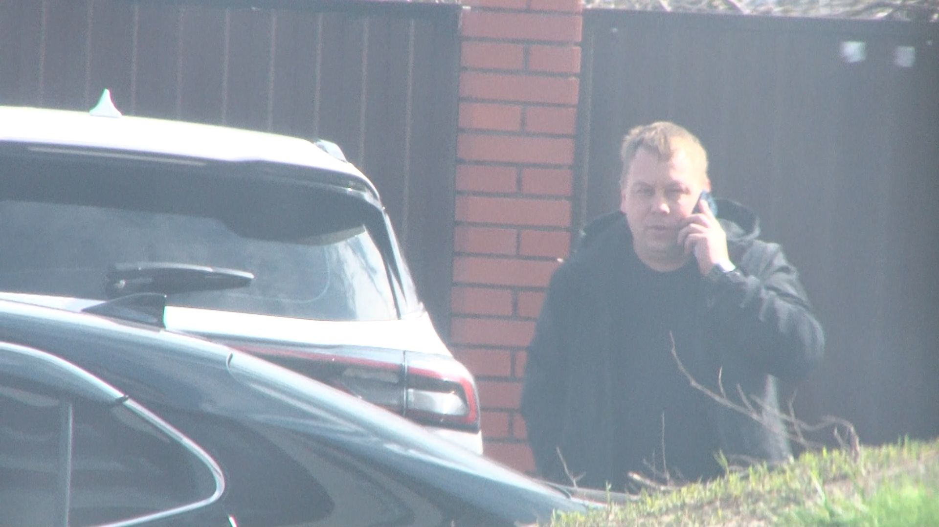 Суета у разбитого Михаилом Исаевым авто