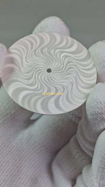 Вращающиеся гильошные циферблаты с УФ-изменением цвета от Upimetal