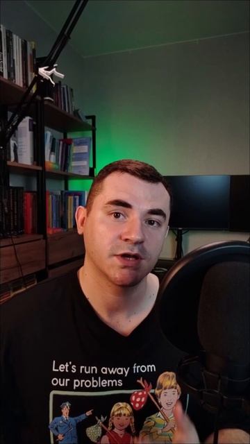 Думскроллинг не убивает внимание. Но делает кое-что похуже #Shorts