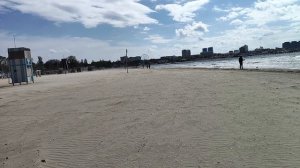 Анапа. Сегодня ветрище и море штормит! Пляж у Анапки. 23 апреля 2026.