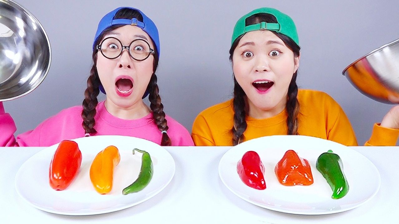 Настоящий VS Шоколадная еда Вызов ДОНА DONA