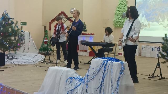 Выступление группы Тенденция... 2.0
Сплин - Выхода нет