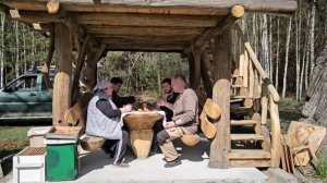 СЧАСТЬЕ В ПРОСТЫХ ВЕЩАХ ДЕНЬ НА ХУТОРЕ ОТ ЛОВЛИ ПЧЕЛ ДО ШАШЛЫКА В БЕСЕДКЕ