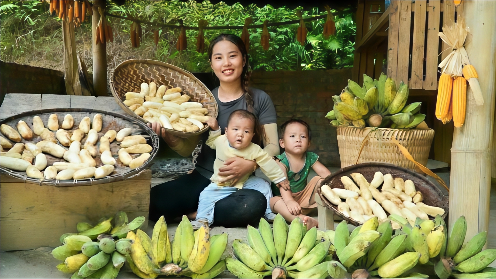 Мама поневоле. Дуонг. Собираю урожай спелых бананов для продажи. Сушу и консервирую бананы.Серия 130