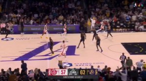 Что творит этот дед! Леброн Джеймс в очередной раз доказал, что умеет