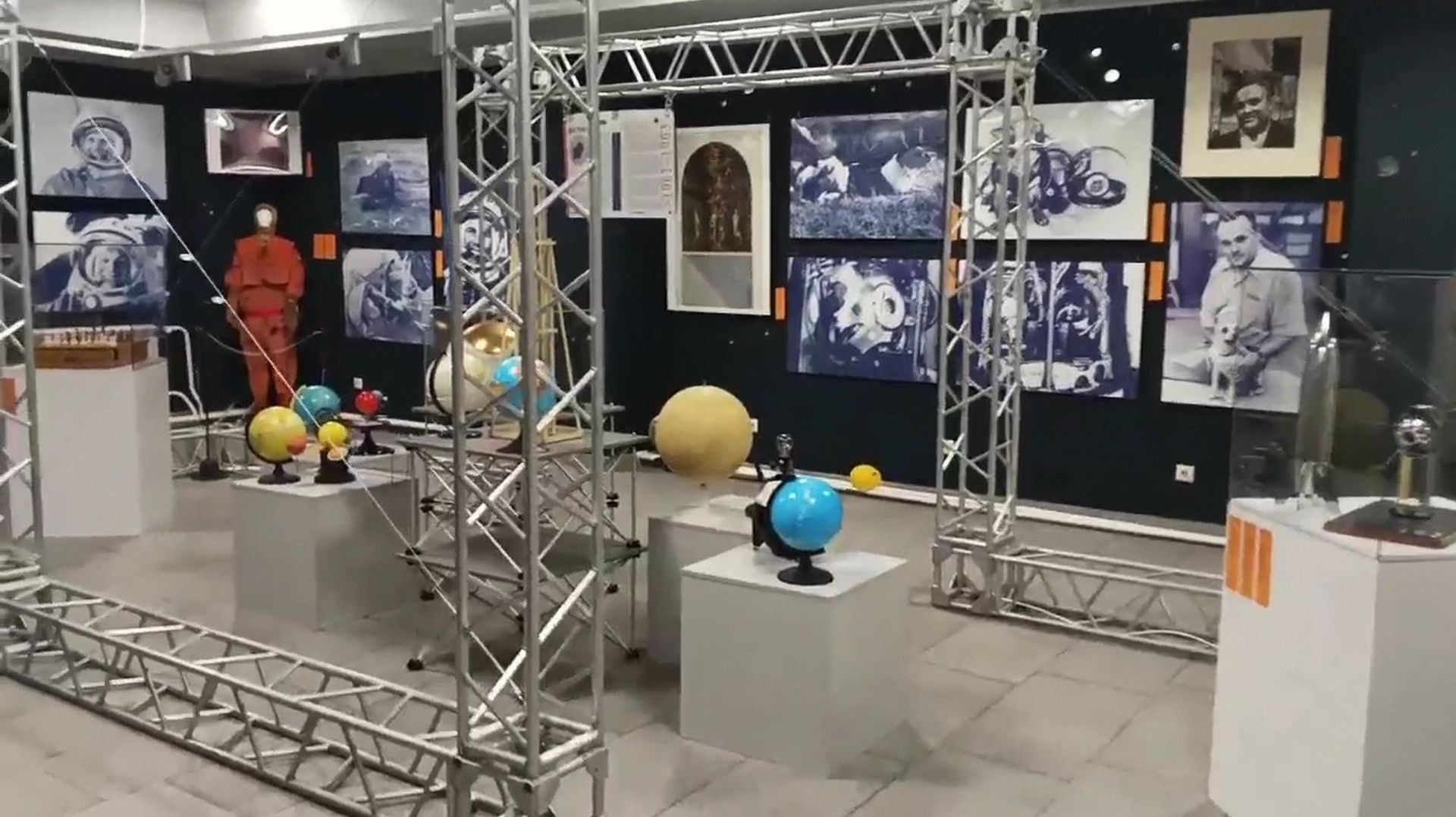 Жители и гости Нижневартовска могут познакомиться с уникальной космической выставкой