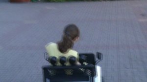 90)ё ЛАЗАРЕВСКОЕ КАТАЕТСЯ НА ЭЛЕКТРОАВТОМОБИЛЕ ВИОЛЕТТА