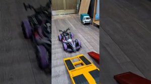 Мультики для детей. Машинки для детей и малышей. Машинки поднимаются на эвакуатор