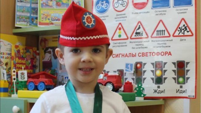 Даня читает стихи