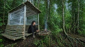 Строю укрытие из дерева и полиэтиленовой пленки. Бушкрафт
