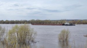 Первый речной транспорт на реке ( 23 апреля)