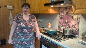 Чем подкормить чеснок и всё остальное весной. 23 апреля. Московская область.