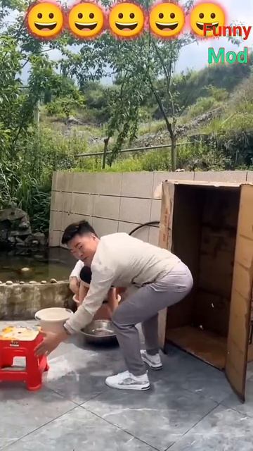 Комедийное видео Sabse acchi hansne wali 😂#смешно #разное