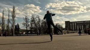 Отличный день для катания на роликовых коньках.