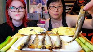 Мукбанг | Копчёная Салака, Пюрешка | Обжор Асмр