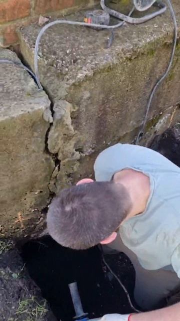 Появились трещины в стене? Укрепление фундамента