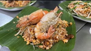 традиционный пад-тай на банановых листьях в Таиланде