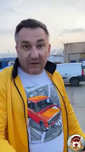 Блондинка в автосервисе.24