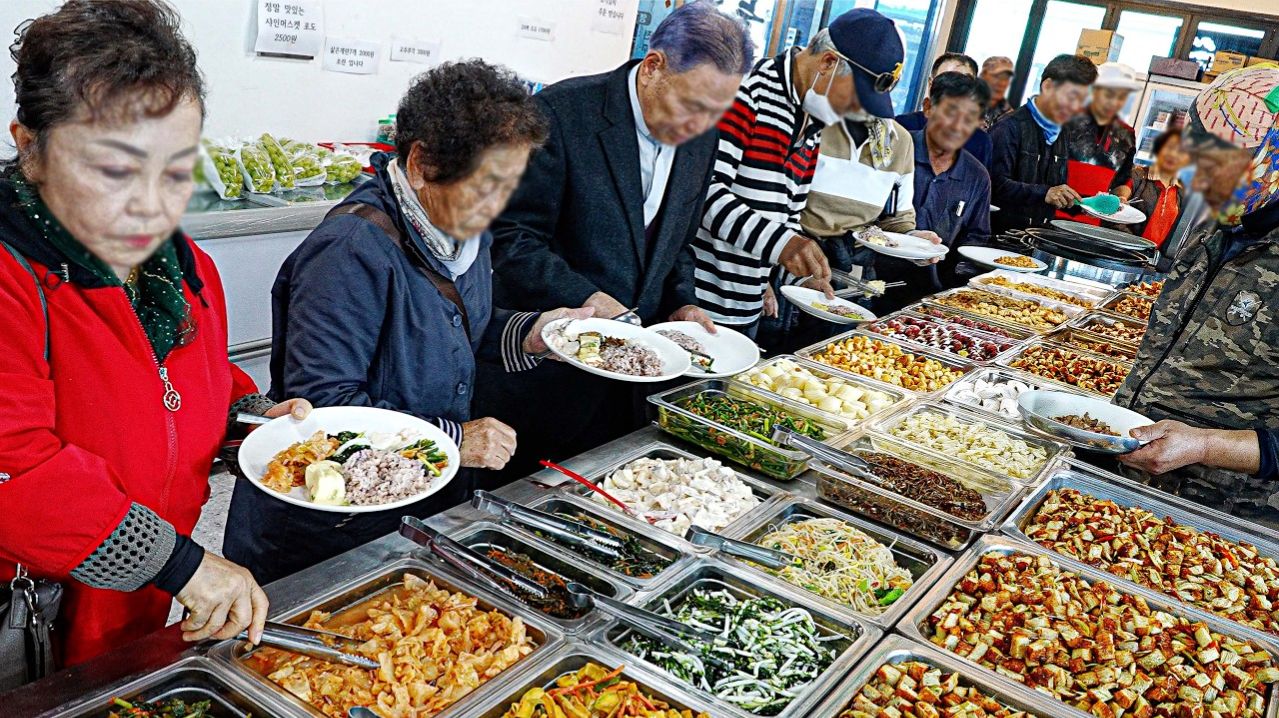 Прекрасный шведский стол от 80-летней бабушки за 4 доллара! Корейская уличная еда