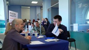 Почти 300 тысяч вакансий на любой вкус представлены на Всероссийской ярмарке трудоустройства.