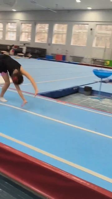 Работа тренера. #спорт #спортивнаягимнастика #гимнастка