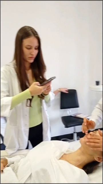 Теперь профессиональный космецевтический бренд LADOLEAY эксклюзивно представлен в «Академии Красоты»