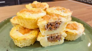 Нежнее, чем запеканка! Картофельные кексы с фаршем и сырной шапкой – запекаем в духовке