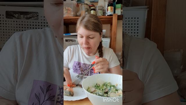 Мукбанг. Ранний обед