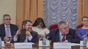 Без "Единой России" прошёл круглый стол по вопросам миграции в Госдуме, видимо, их это не волнует