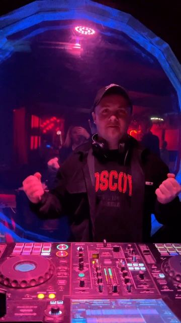Раздал Melodic Techno в баре КРАЙ #djstas #music #moscow #melodictechno