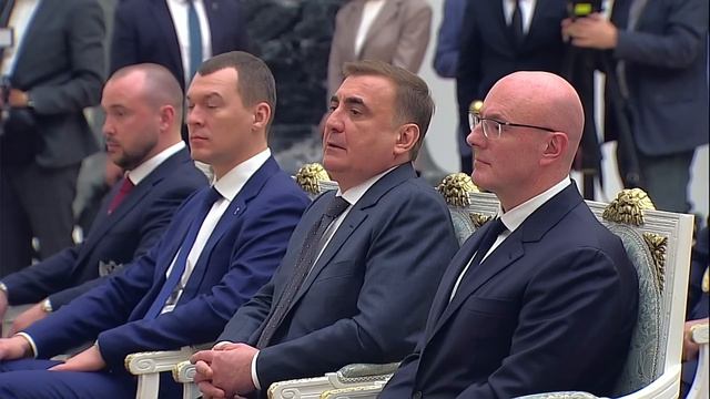 «ИХ ПОЗОР». Путин жестко прошелся по МОК, вручая награды боксерам — и анонсировал возвращение флага