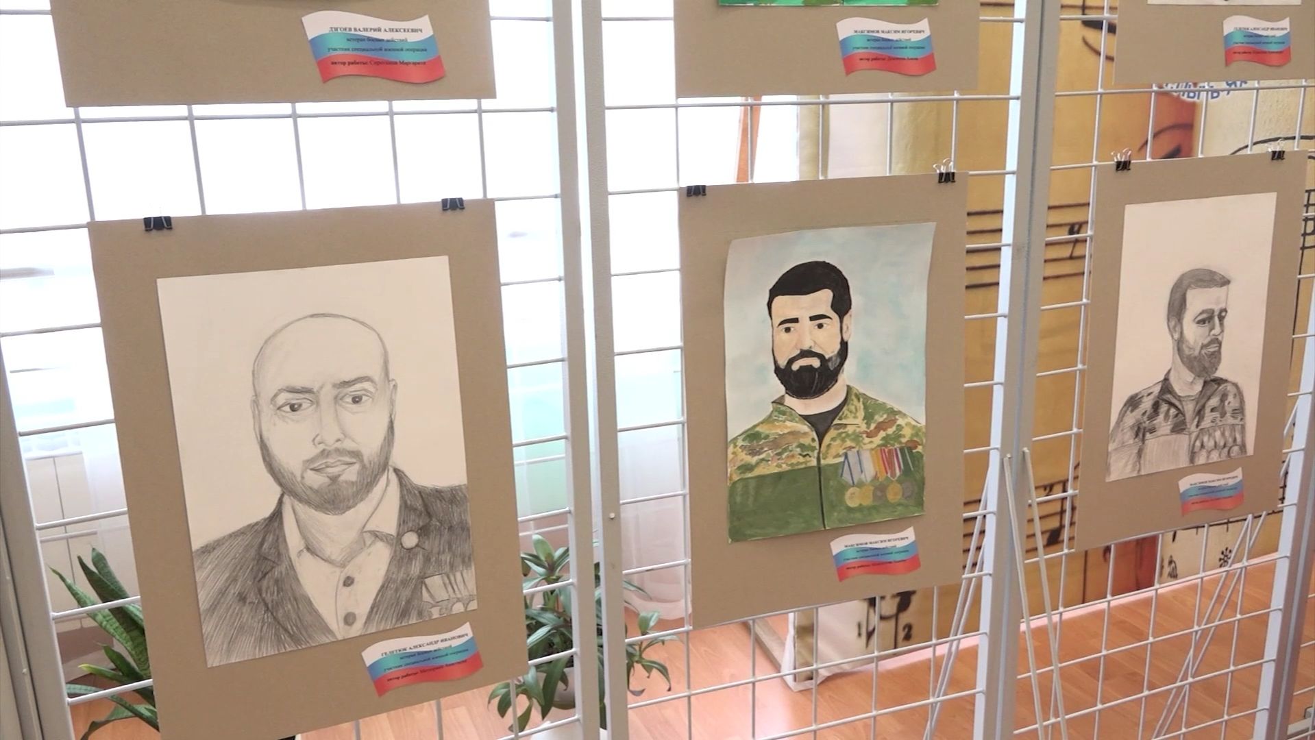 Юные художники Пыть-Яха написали портреты участников СВО