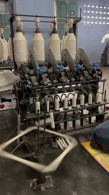 Прекрасная ручная кольцепрядильная машина из Индии -  100% eco-friendly!