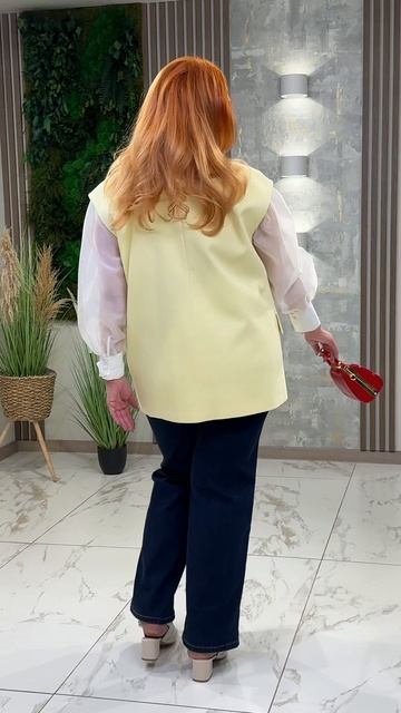 🌸 Удлиненный жилет — это универсальная база, которая легко сочетается как с брюками, так и с юбками