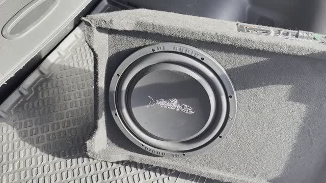 Обзор и установка сабвуфера DL Audio Barracuda 12A Flat