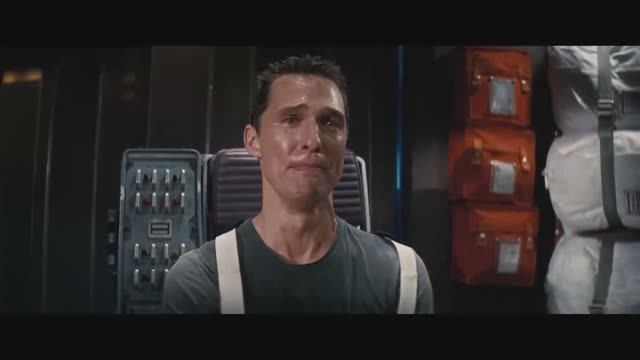 Момент где Купер плачет глядя сообщения с Земли | Интерстеллар