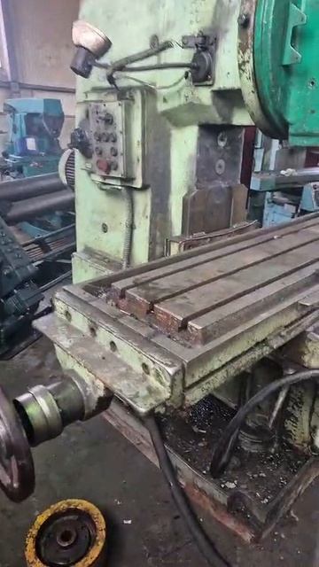 Станок вертикальный консольно-фрезерный 6Т13-29