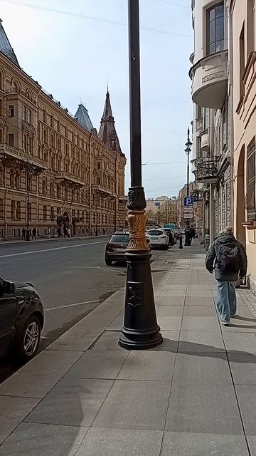 Кирочная улица, Петербург. 22 апреля 2026.
