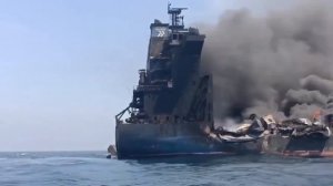 В Ормузском проливе горит предварительно, Тайский контейнеровоз, пытавшийся пройти без разрешения…🔽