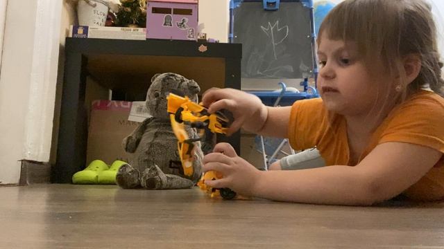 Бамблби спасает весь мир