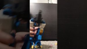 сражениея летающий. тарелки против летающих ног.